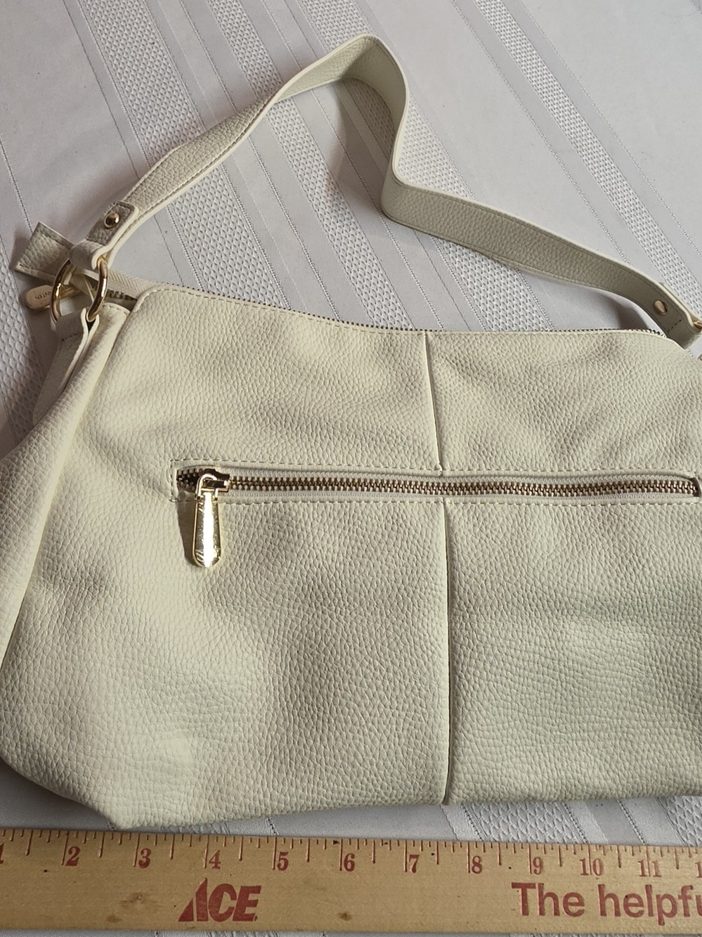 Elegant Cream Shoulder Bag with Front Zip Pocket